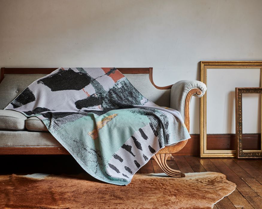 暖かいブランケットおすすめ決定版!アートと職人技が紡ぐ至福の一枚