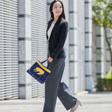 ニットバッグ | チェックのブランケットの上の猫