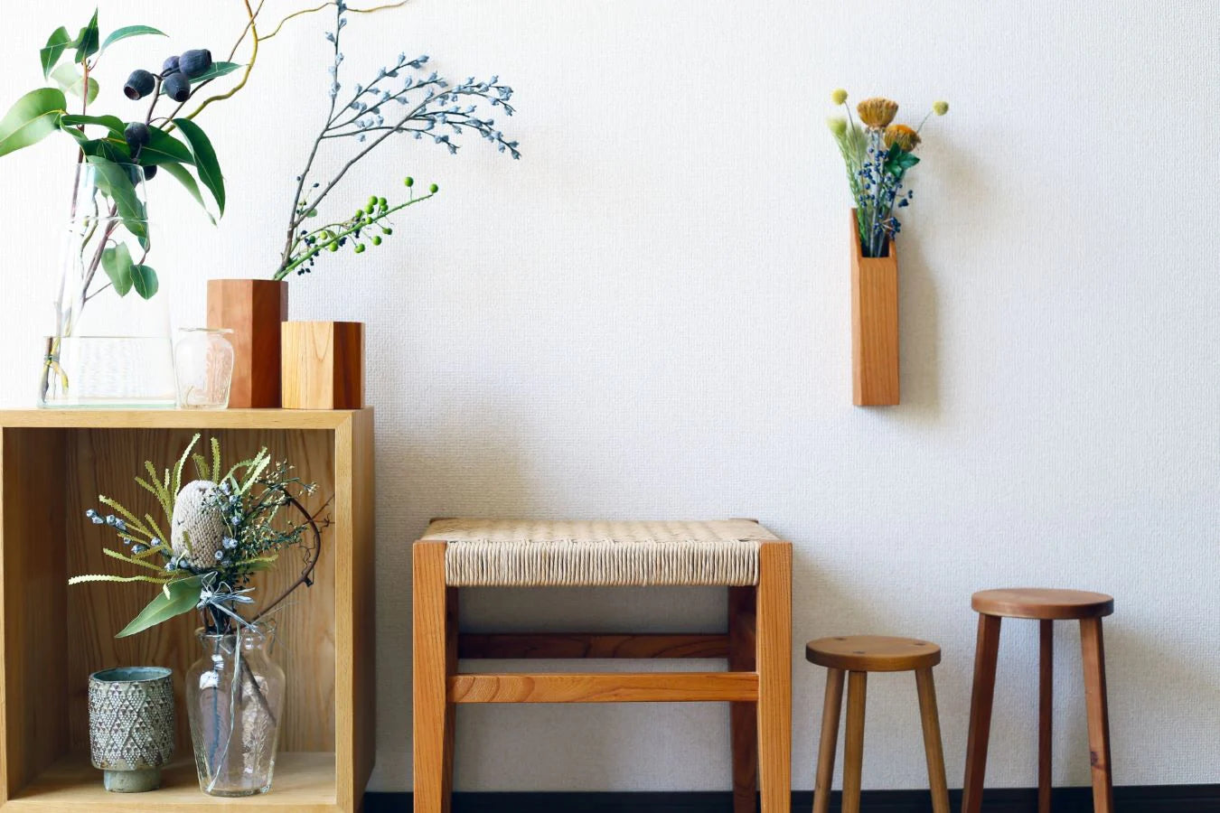 あると便利なスツールとは?オットマンとの違いや便利な使い方を紹介