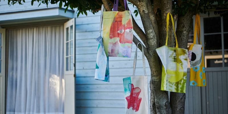 【2026年夏】絶対外さないアートバッグ8選。上品な大人女性に似合うデザイン。