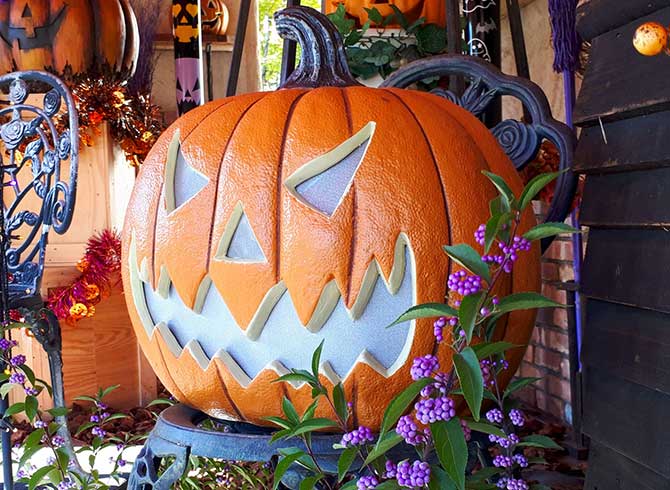 ハロウィンのおしゃれな飾り方!おすすめのカラーやモチーフ、場所別飾り方のポイントを紹介します!