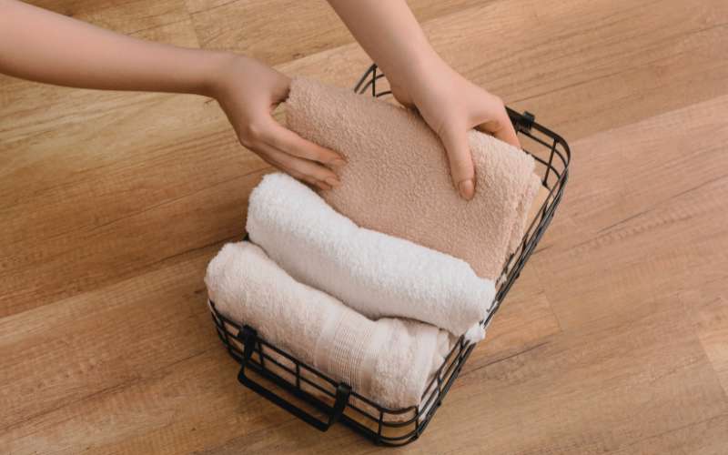 狭い洗面所でも大丈夫!嵩張るタオル収納の悩みを解決するアイディアを紹介します