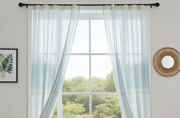 カフェカーテンとは？お部屋をおしゃれに飾る方法を解説