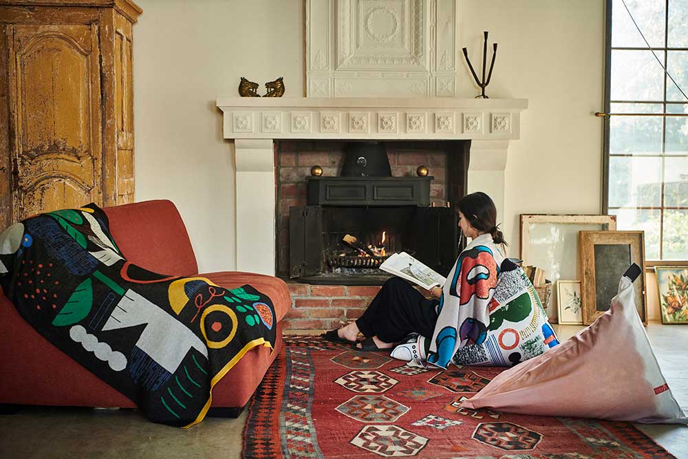 ビーズクッションの中身は?素材や補充方法、捨て方まで解説します