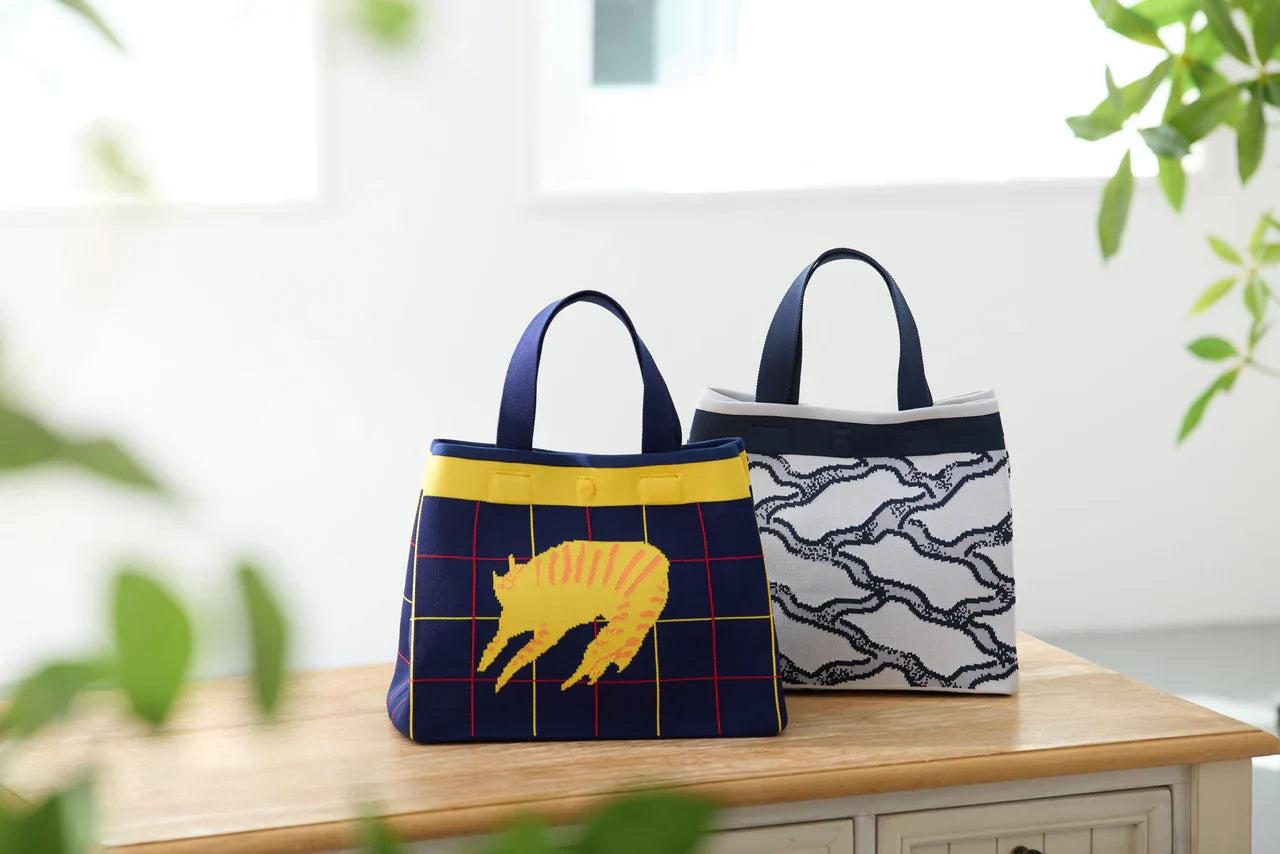 四角いバッグで洗練。大人女子のスクエアバッグ選びとアートな着こなし