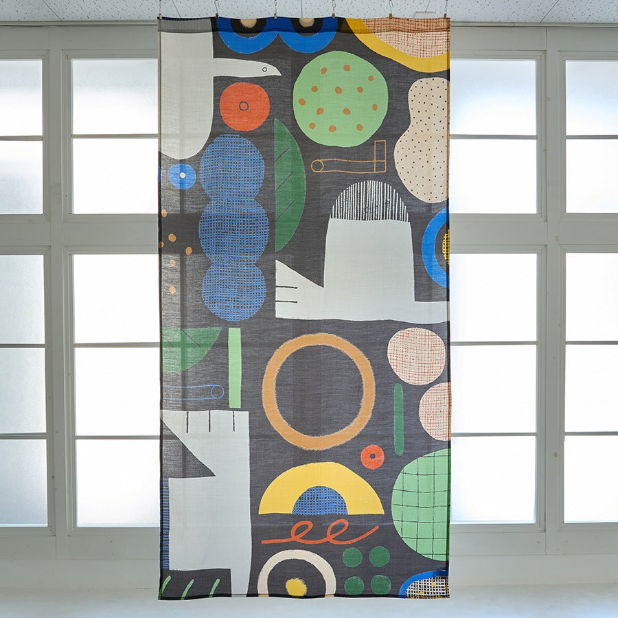 カーテンの長さが足りない！今すぐできる調整術と窓辺を彩るアートの魔法