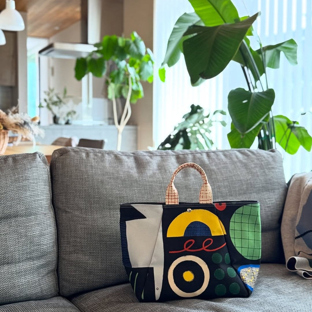 普段使いバッグにアートを。一生モノの日本製トート・ショルダー