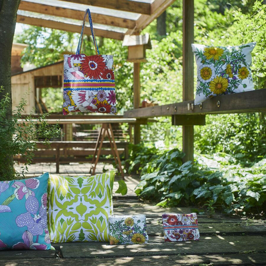 クッションカバー45×45 | spring flowers garden.