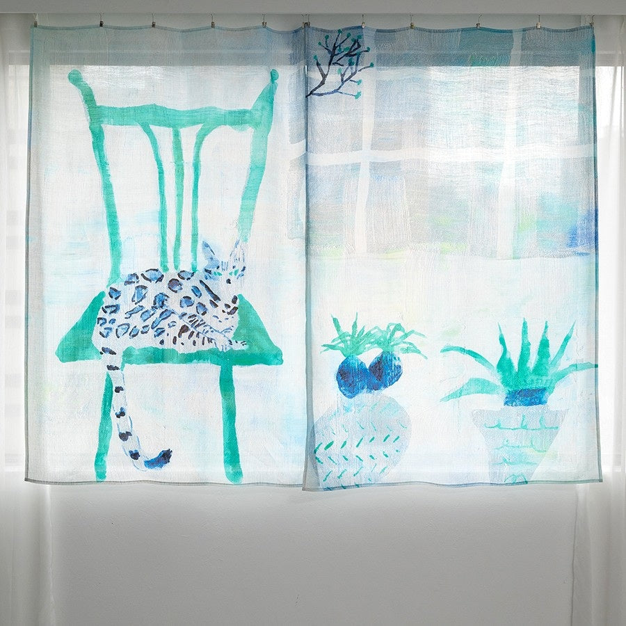 麻のマルチクロス２枚セット | カーテン | 部屋でくつろぐベンガル猫