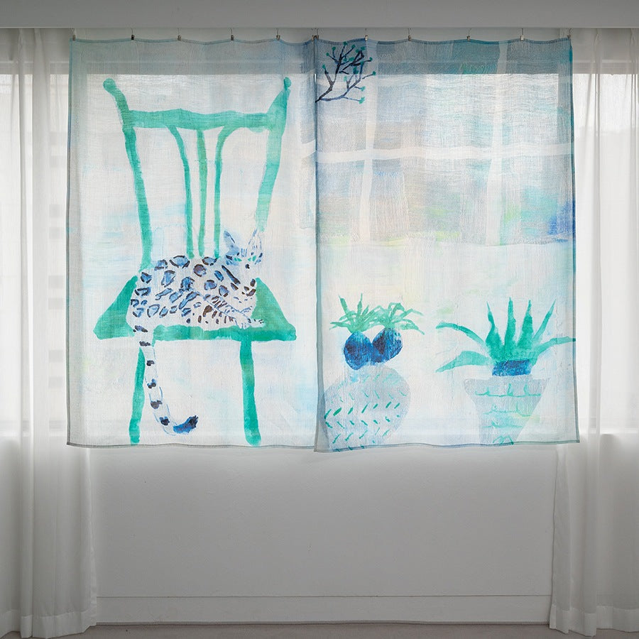 麻のマルチクロス２枚セット | カーテン | 部屋でくつろぐベンガル猫