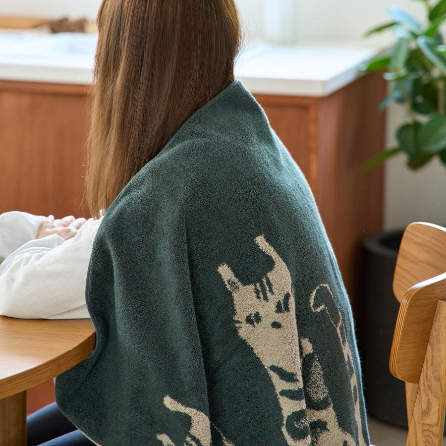 バスタオル | たたずむベンガル猫