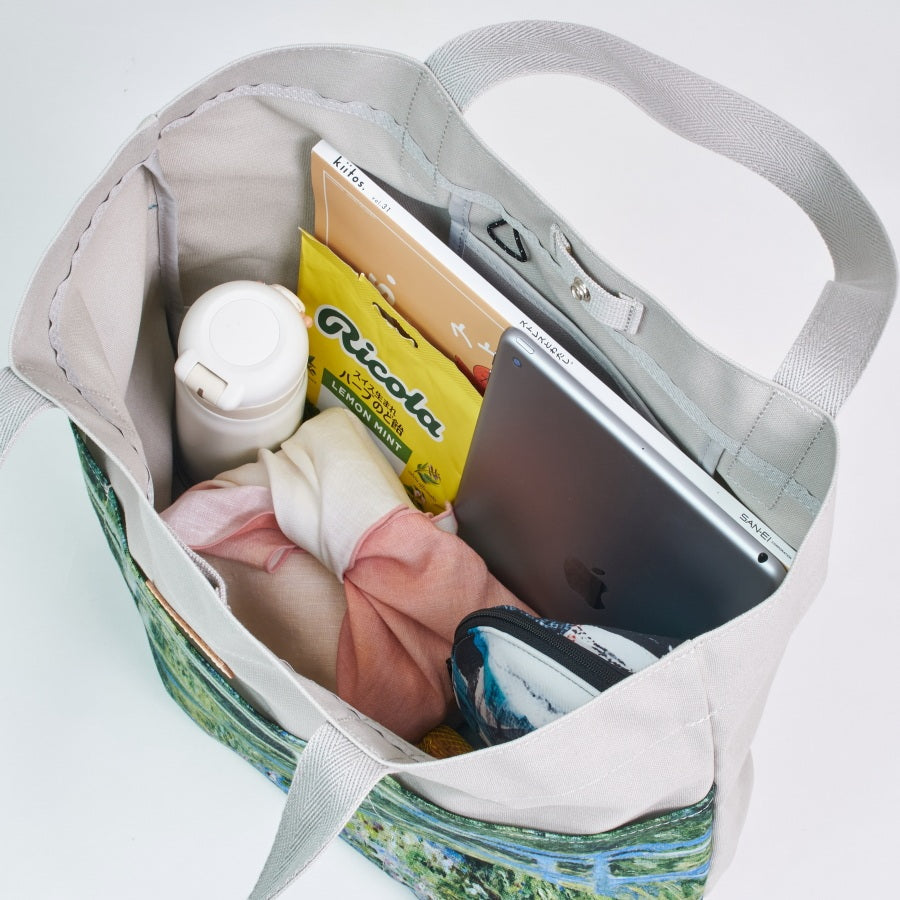 キャンバストートバッグ | 睡蓮の池と日本の橋