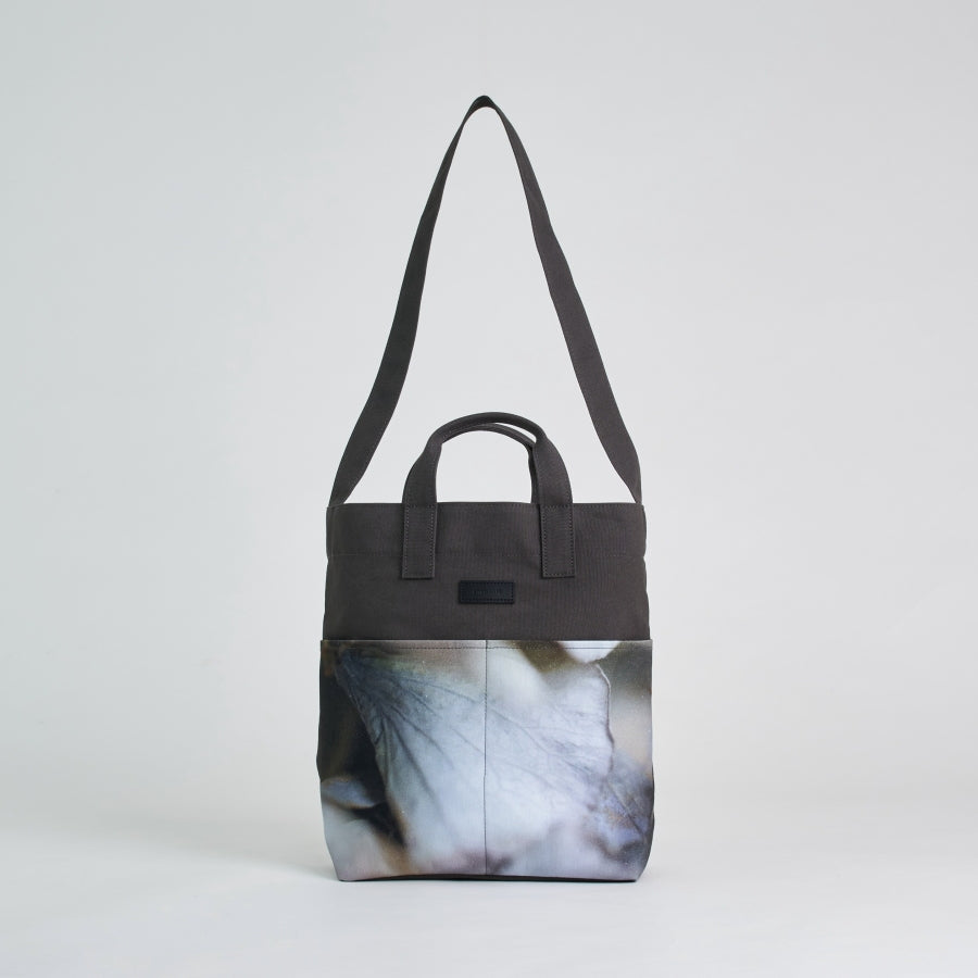 キャンバスショルダートートバッグ | FragmentⅡ - series 'Hydrangea'