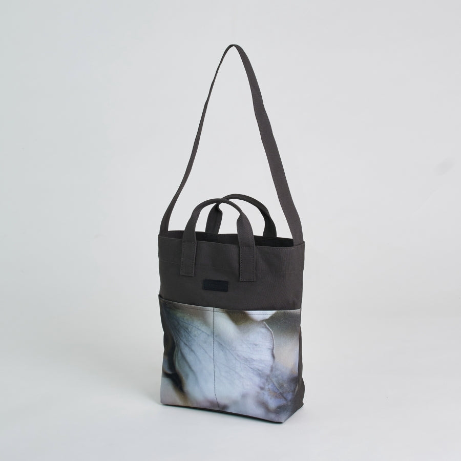 キャンバスショルダートートバッグ | FragmentⅡ - series 'Hydrangea'