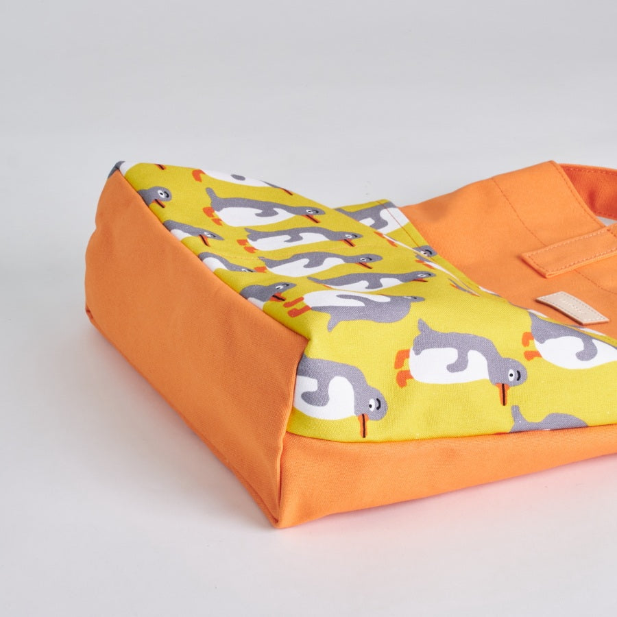 キャンバスショルダートートバッグ | ヨチヨチペンギン