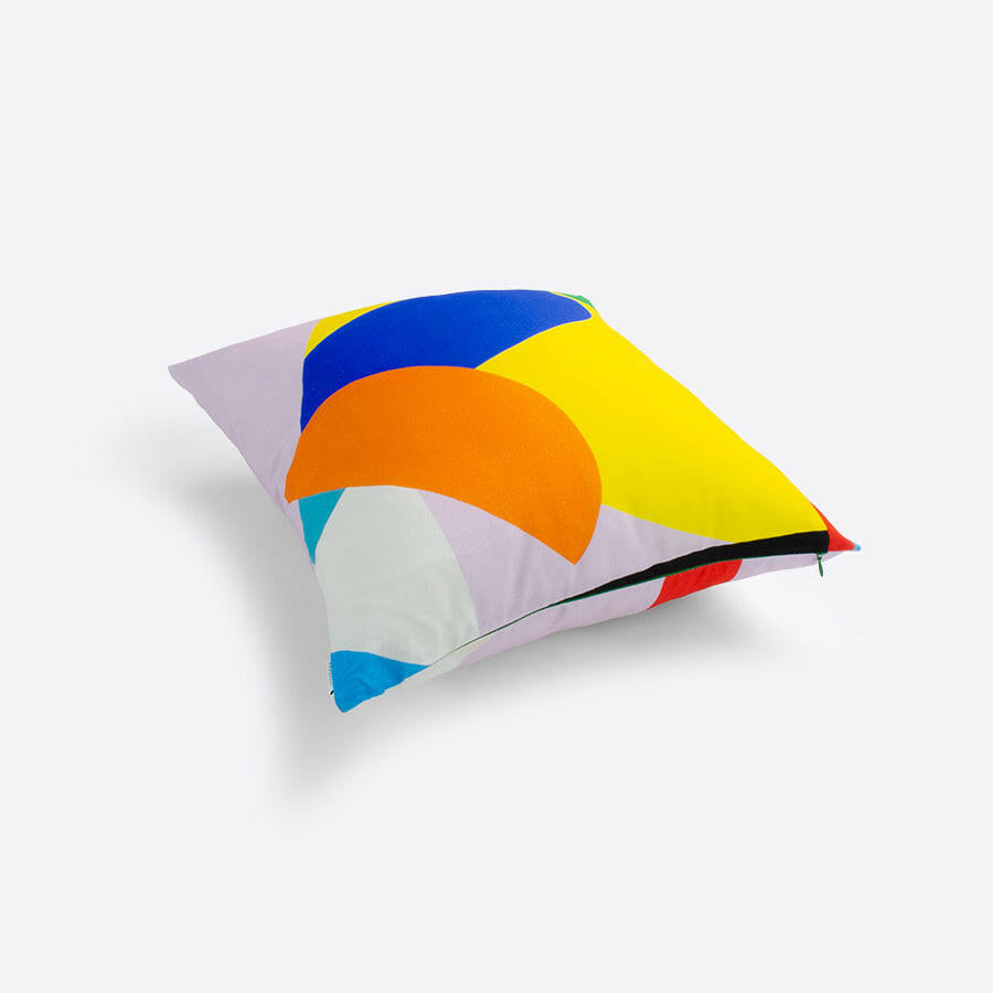 クッションカバー45×45 | Here/ ここにいる.
